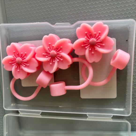 Set Of 3 Pink Flower Silicone Straw Drink Toppers w/ Case Stocking Stuffer - Picture 1 of 2